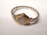 HORLOGERIE - Ensemble de trois montres bracelets de dame dont...