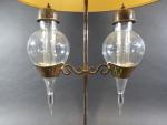 PLASSAIT Orfèvre : Curieuse lampe avec distributeurs à alcool (?)...