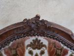 Fauteuil de style Louis XV en bois mouluré sculpté de...
