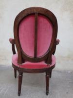 Paire de fauteuils d'époque Louis XVI à dossier médaillon, garniture...