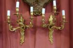 Paire d'appliques de style Louis XV à trois bras de...