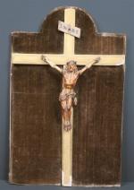 Christ en ivoire sculpté d'époque fin XVIII's. Haut. : tête-pieds...