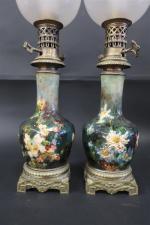 MONTIGNY-SUR-LOING : Paire de lampes à huile en céramique "impressionniste"...