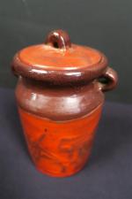 DEREL Juliette (1918-2007) : Pot couvert en céramique émaillée à...