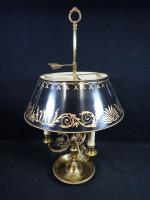 Lampe bouillotte en bronze à trois bras de lumière à...