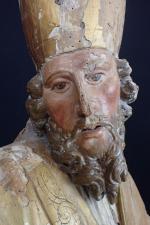 Saint Evêque bénissant : Importante statue à fort relief en...