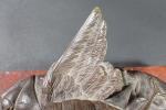 Presse-papier représentant un oiseau mort en bronze sur socle en...