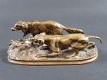MENE Pierre-Jules (1810-1879) : Deux chiens à l'arrêt. Bronze signé....