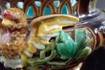 SARREGUEMINES-MAJOLICA : Cache-pot en barbotine à décor imitant un tressage,...