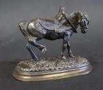 GECHTER Théodore (1796-1844) : Cheval de trait bâté. Bronze patiné...