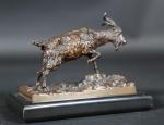D'après Pierre-Jules MENE : Chèvre. Bronze patiné, fonte d'édition ancienne...