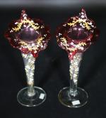 CLICHY ou PANTIN : Paire de vases cornets en verre...