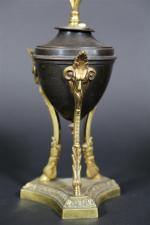 Pied de lampe de style Louis XVI en bronze et...