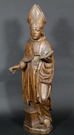 Saint-Evêque tenant un livre en bois sculpté, ép. XVIII's. Haut...