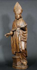 Saint-Evêque tenant un livre en bois sculpté, ép. XVIII's. Haut...