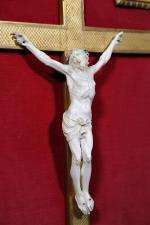 Christ en ivoire sculpté d'époque XIX's. Haut : tête-pieds :...