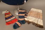 Bretagne : Gilet en drap de laine bleu doublé toile,...