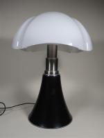 Gae AULENTI (1927-2012). Lampe modèle 620 Pipistrello (1966), à base...