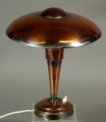 Lampe champignon en métal cuivré vers 1940. Haut.: 33 cm...