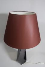 CUIR CENTER. Lampe  moderniste modèle "Quatre Vents" en céramique...