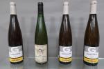 Alsace blanc quatre bouteilles comprenant : deux bouteilles de Gewurztraminer...