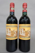 Bordeaux rouge. Deux bouteilles Château Ducru Beaucaillou 1991, une bouteille...