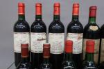 Bordeaux rouge. Lot de 15 bouteilles dépareillées comprenant trois bouteilles...