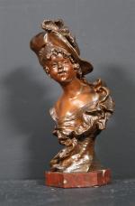 MOREAU Auguste (1834-1917) : Buste d'élégante. Bronze patiné signé, sur...