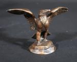 PEYRE Charles-Raphaël (1872-1949) : Aigle, ailes déployées. Petit bronze patiné,...