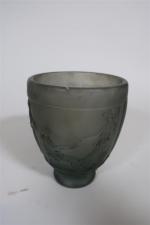 Georges de FEURE (1868- 1943). Vase en pâte de verre...