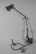 Lampe d'atelier RINALDO BERTONI Made in Italy, montée à l'électricité.
