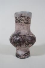 Jacques BLIN (1920-1995). Petit vase en céramique émaillée rose nuancé...