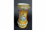 SICILE : Albarello à décor polychrome représentant la sainte Marie-Madeleine...