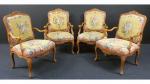Suite de quatre fauteuils à la Reine d'époque Louis XV...