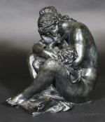 GUINO Richard (1890-1973) : Maternité. Bronze post-mortem à patine brun-vert...