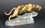 MASSON Clovis (1838-1913) : Lionne à l'affût. Bronze patiné sur...
