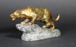 MASSON Clovis (1838-1913) : Lionne à l'affût. Bronze patiné sur...