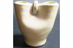 Mado JOLAIN (1921) - Vase pincé en céramique émaillée beige...