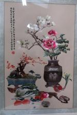 CHINE - BRODERIE de fils de soie représentant un vase...