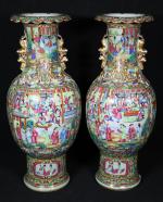CHINE, vers 1880-1900 - Paire de VASES en porcelaine de...