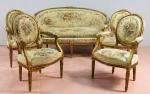 Salon de style Louis XVI en bois doré sculpté de...