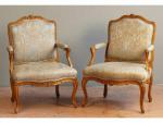 Paire de beaux fauteuils à dossier plat d'époque Louis XV...