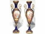 SEVRES - XIXè - Paire de vases fuseaux en céramique...