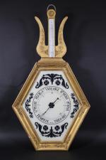 Baromètre-thermomètre d'époque Restauration en bois stuqué doré de forme hexagonale...