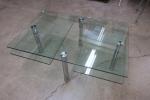 TABLE basse moderne en verre à trois plateaux dont deux...