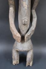 Peuple MUMUYE (style), Nigéria. Bois sculpté très patiné. Statue "...
