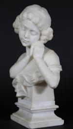 Buste de jeune fille pensive en albâtre, époque fin XIXème...