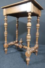 Petite TABLE de style Louis XIII, époque XIXème siècle en...