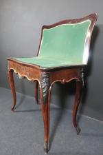 TABLE à jeux en placage de palissandre, époque Napoléon III...