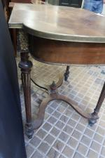 TABLE de salon de style Louis XVI d'époque Napoléon III...